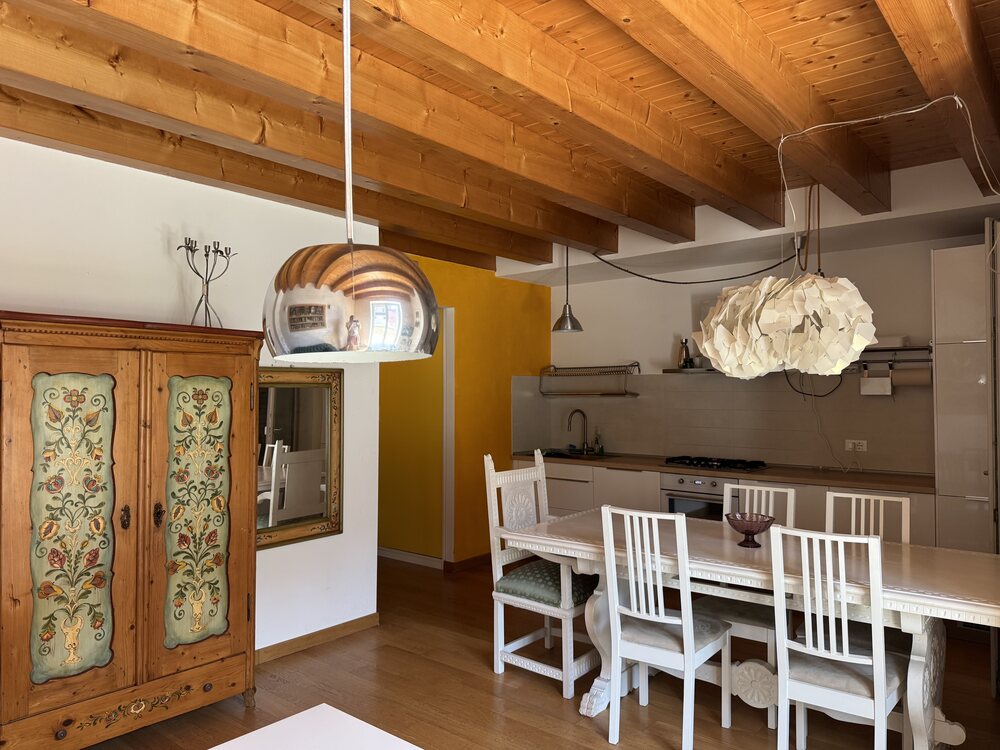 Zona pranzo, luce serale